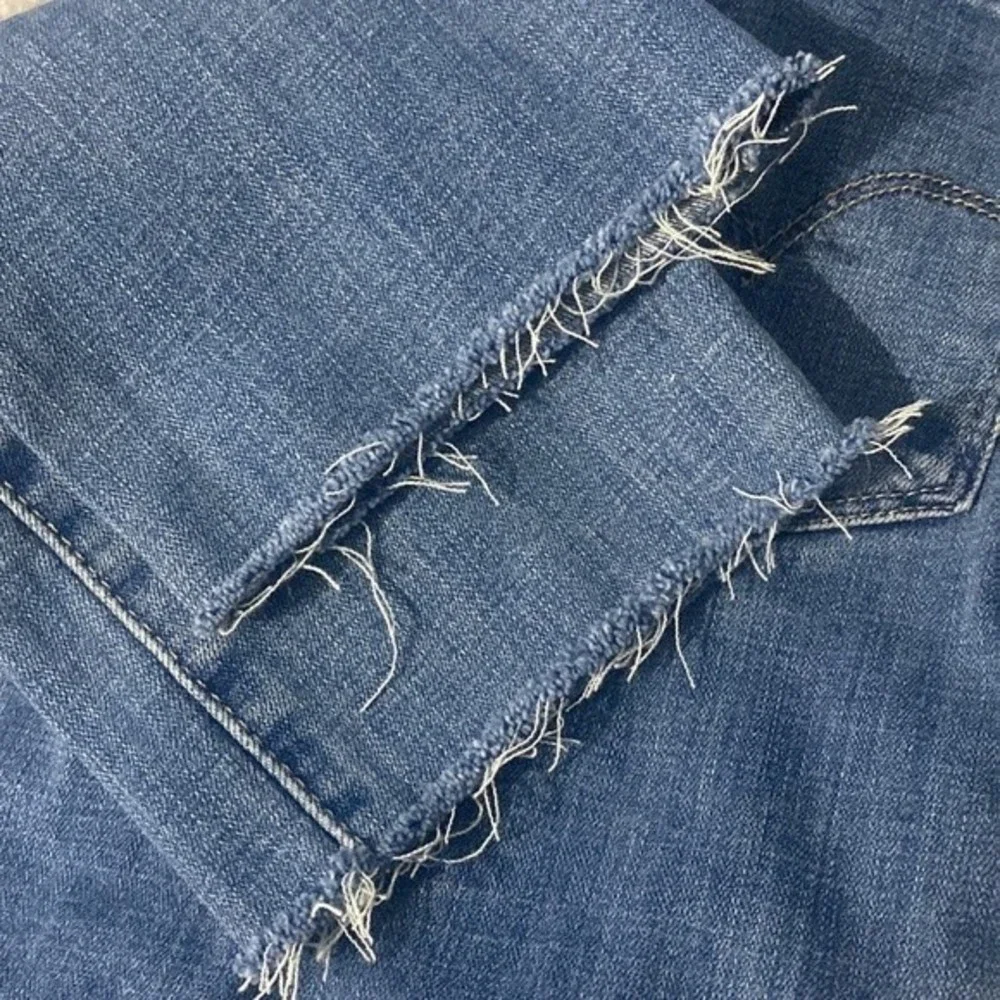 Levi’s 724 High Rise Straight Jeans Size 24 Frayed Raw Hem 90s Y2K Classic